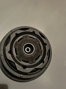 Aktivní subwoofer do rezervního kola - 7