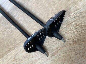 Prodám dětské běžky Atomic PRO C1 + hole LEKI - 7