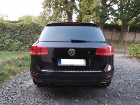 VW Touareg 7P 3.0TDI V6 - navi, tažné, pano, webasto - 7