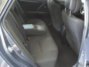 Avensis kombi 1,8-108kW+sada zimních kol - 7