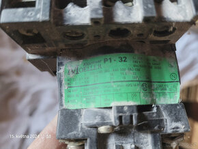 zásuvky,zástrčky,vypinače,přepinače,stykače - 7