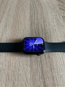 Apple Watch 7 45 mm s příslušenstvím - 7