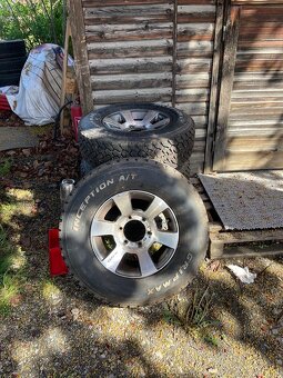 Prodám celoroční sadu kol 235/75 R15 - 7