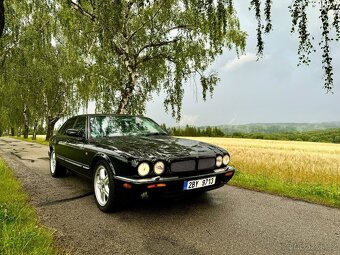 Jaguar XJR X308 - 7