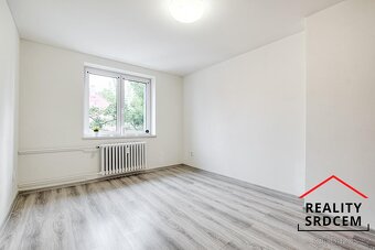 Pronájem zrekonstruovaného bytu 3+0 s balkónem, 55 m2, ul. V - 7