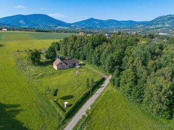 Dům v podhůří Beskyd s pozemkem přes 27 000 m² - 7
