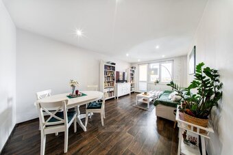 Prodej bytu 3+1 s balkonem, 78,20 m2, Lhenická ul., České Bu - 7