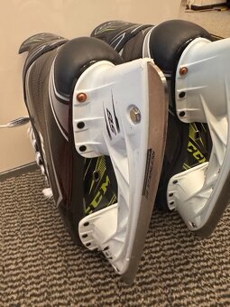 BRUSLE CCM RIBCORE 74K, VEL. 42/8 D - 7