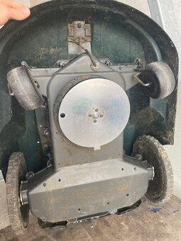 Robotická sekačka Husqvarna 220 AC - 7