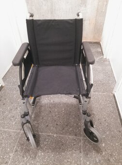 Skládací mechanický invalidní vozík - 7