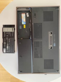 Mobilní pracovní stanice Dell Precision M6800 - 7