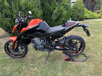 Prodám KTM 890 Duke, v záruce - 7