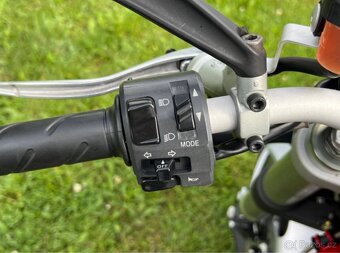 Prodám DUCATI MONSTER 1100 - 7