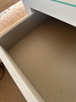 Toalení stolek Ikea malm - 7