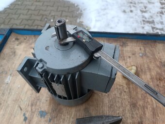 Elektromotor motor 400v 550W 1380ot - 7