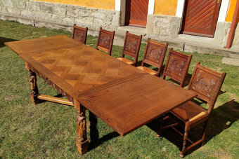 Starožitný dubový rozkládací stůl a 6 židlí - 7