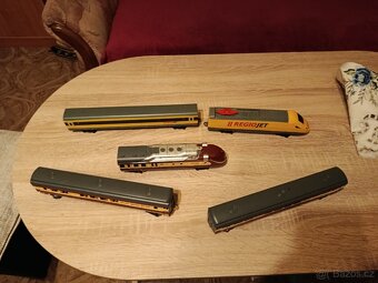 skákací míč+mašinky s koleji , piano - 7