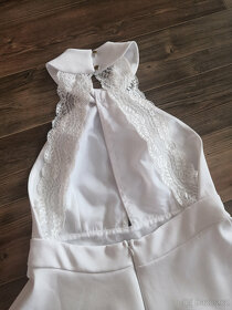 Bílé šaty s odhalenými zády - 7