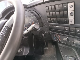 Iveco AD340 Betonmix LIEBHERR-9m3 8x4 2017 - 7