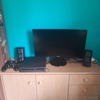 Playstation 4 - 7