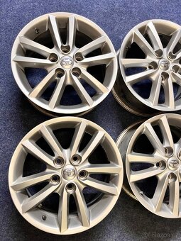 5x114,3 R16 Originál alu Toyota Auris / Avensis - ET 45 - 7