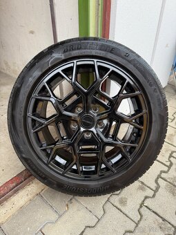 Letní ALU sada R18, 5x120, ET45, RIVIERA RTX Gloss Black, T6 - 7