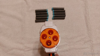 Nerf kuše Zombie strike, luk Nerf Stratobow, pistole X shot. - 7