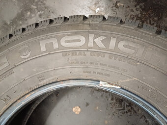 Zimní pneu Nokian 205/16C 110/108S - 7