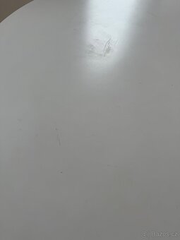 kulatý stůl Jysk průměr 105cm - 7