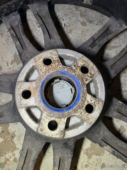 Prodám kola 5x112 r17 et35 - 7