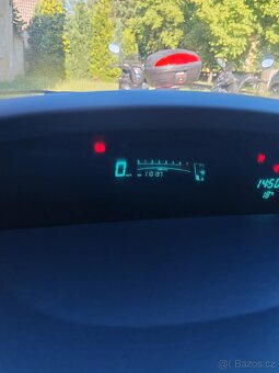 Yaris 1.0i - 7