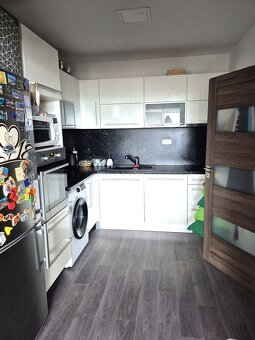 2+1 O.- Poruba, rekonstrukce, zařízený... Od 15. září. - 7