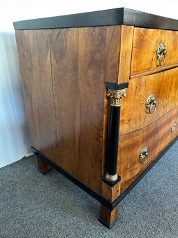Komoda biedermeier hezký model. - 7