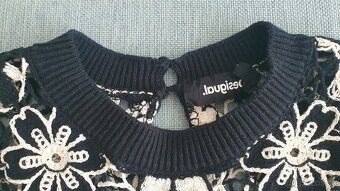 Krajkový svetr Desigual - 7