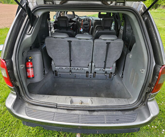 Chrysler Grand Voyager 2.8 CRD Automat 7 Míst - 7