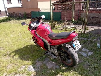 Triumph sprint 955i ST - 7