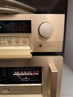 Accuphase C-2400; P-700 - 7