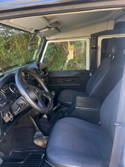 Land Rover Defender 110 - 7