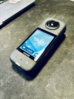 Insta360 X3 kamera – téměř jako nová, kompletní set - 7