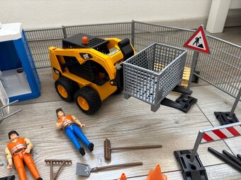 Bruder 2481 Cat® nakladač - 7