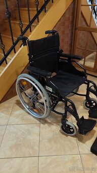 invalidní mechanický odehčený vozík ,šířka sedáku 50cm - 7
