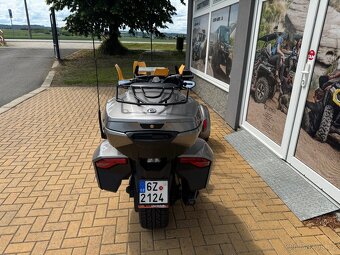 Tříkolka Can-Am Spyder F3-LTD - 7