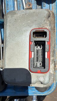 zadní světla , zrcátka , jednotka xenon Mercedes w204 s204 - 7