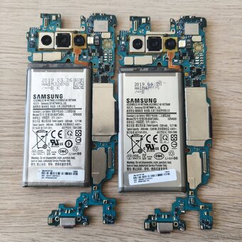 Samsung Galaxy S10 - Díly - 7