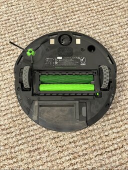 iRobot Roomba i7 vysavač - top stav - 7