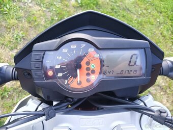 KTM 690 Duke "Carbon" - 7