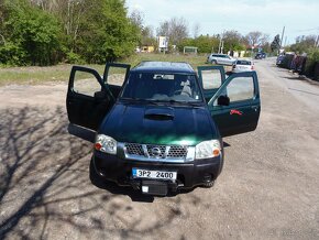 Nissan Navara Double-Cab 2.5 TD 4x4 serviska - 7