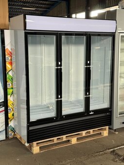 Prosklená chladicí lednice třídveřová - 7
