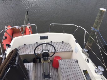Prodám kajutovou plachetnice Bavaria 890 - 7