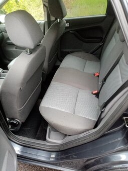 Ford focus kombi 1,6i 74kw - 7